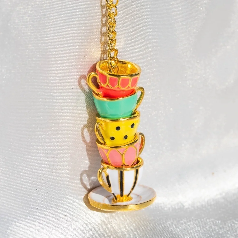 ✨ModCloth Alice Teacups Necklace